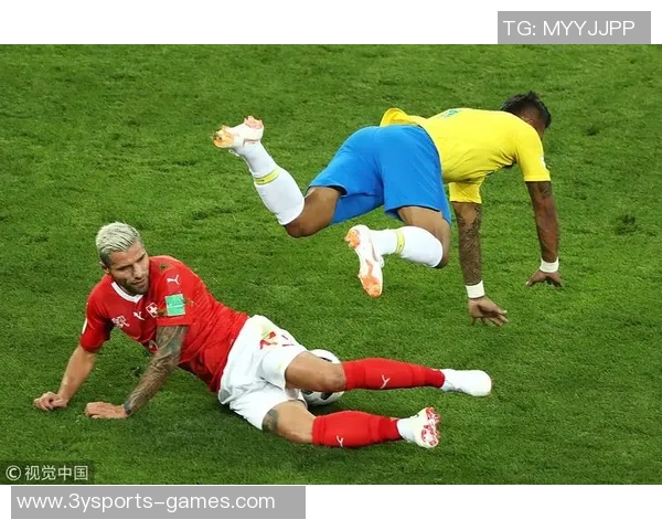 罗德里戈禁区内巧妙漏球晃倒后卫右脚弧线球精彩破门