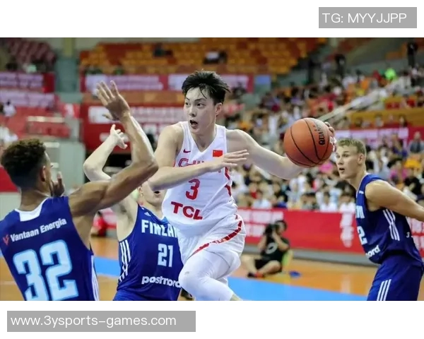 五虎齐聚篮球之巅周鹏胡明轩赵睿徐杰任骏飞共同登封面展现青春风采