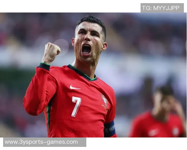 C罗热爱环足奖典礼渴望更多奖杯与千球里程碑